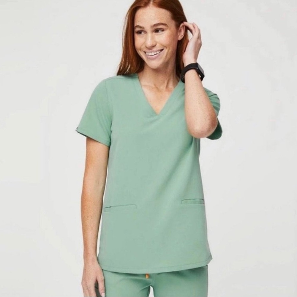Figs Casma top in jade